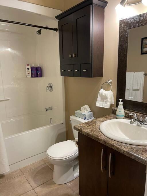 Cozy 2 Bedroom Home In Chatham - Left Side Екстер'єр фото