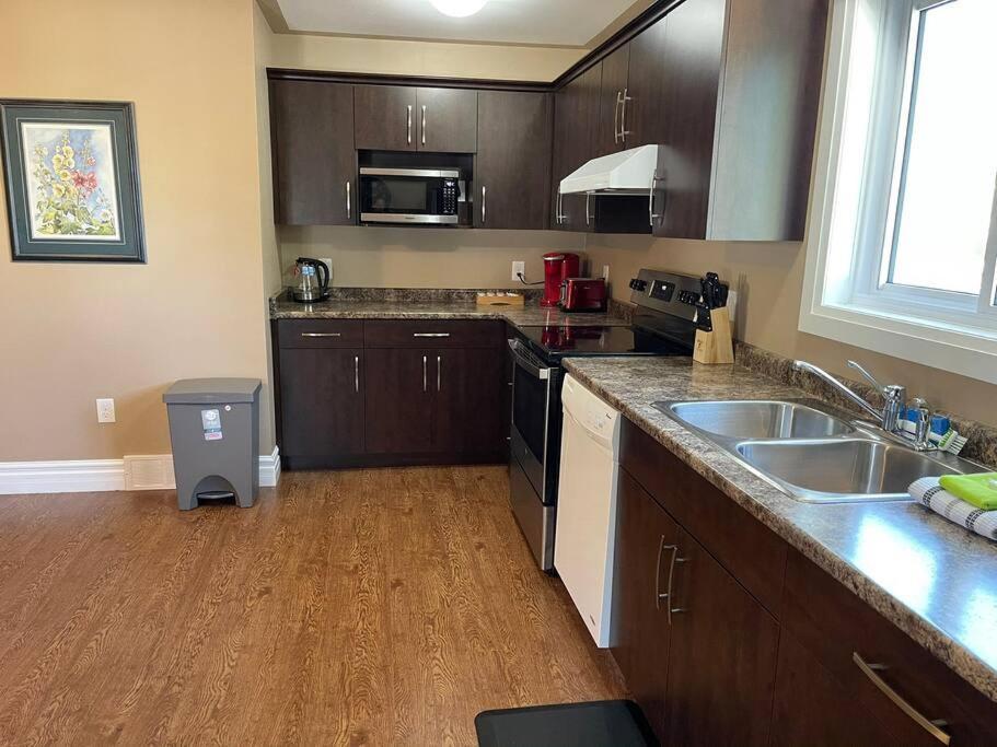 Cozy 2 Bedroom Home In Chatham - Left Side Екстер'єр фото