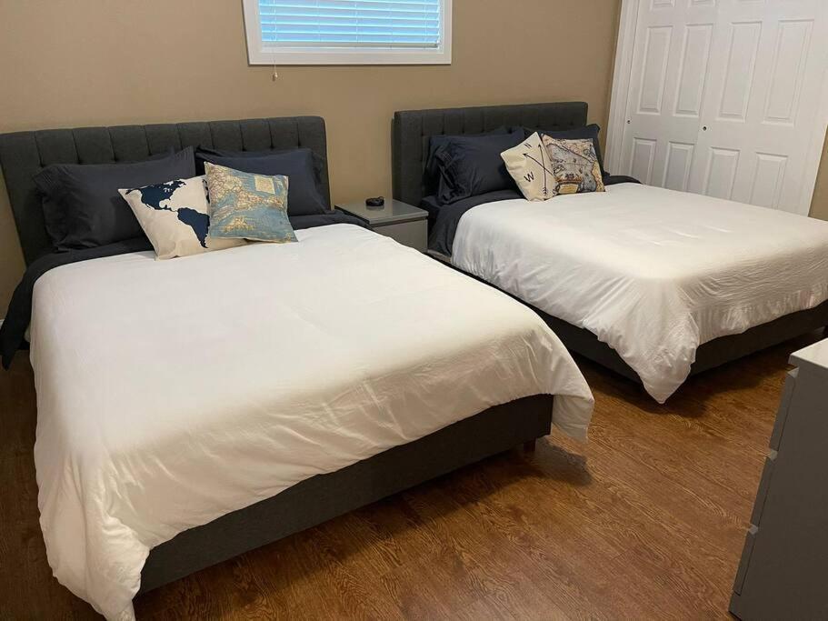 Cozy 2 Bedroom Home In Chatham - Left Side Екстер'єр фото
